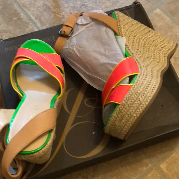 Shoes - Picture 3 of 4